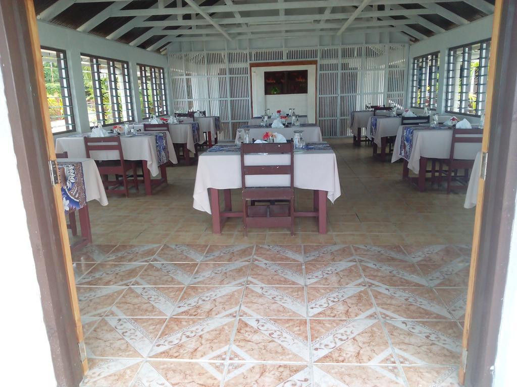 Vacations Beach Fale Hotel Manase Ngoại thất bức ảnh