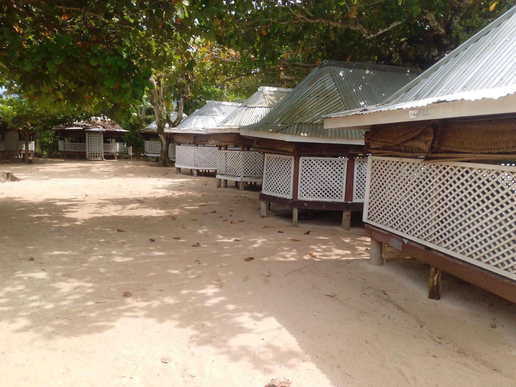 Vacations Beach Fale Hotel Manase Ngoại thất bức ảnh