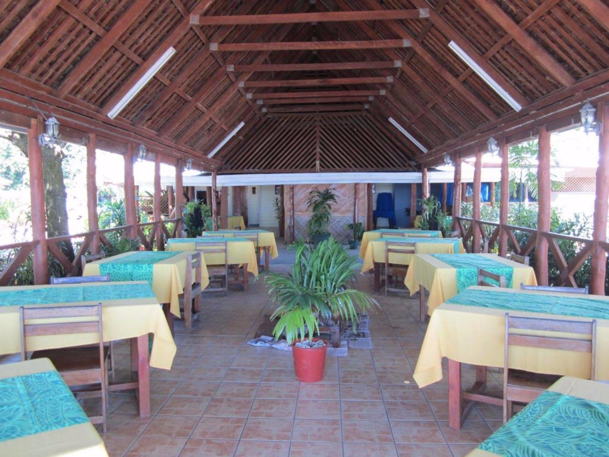 Vacations Beach Fale Hotel Manase Ngoại thất bức ảnh